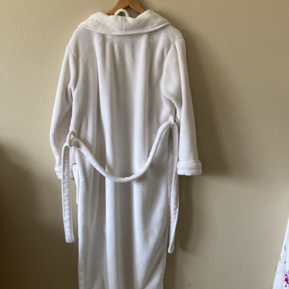 Super Soft & Very Warm WHITE ROBE W POCKETS - Picture 3 of 5